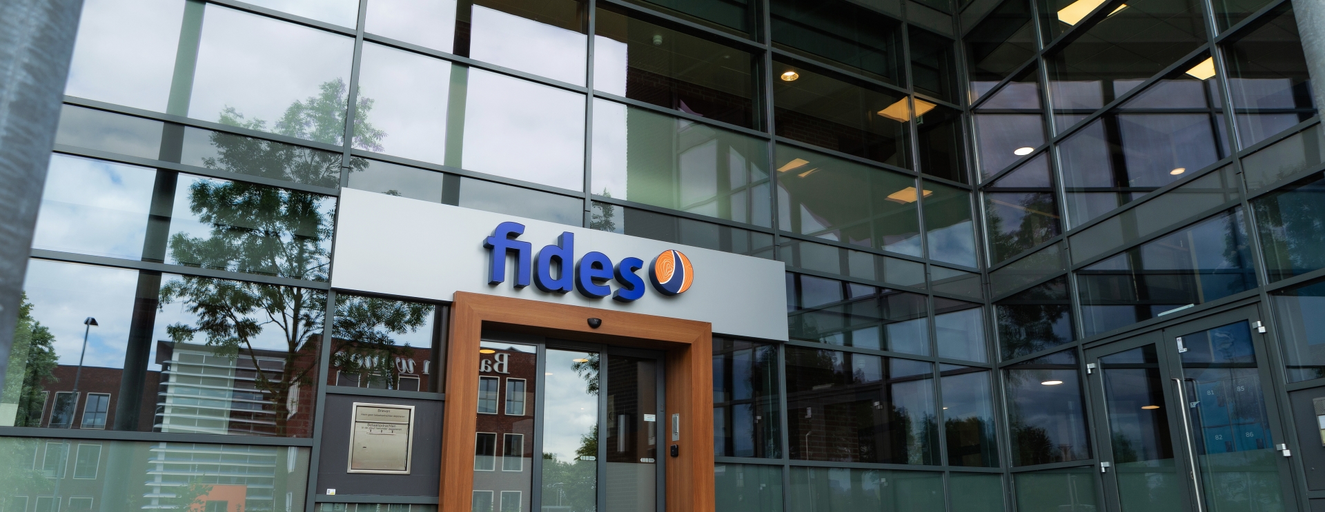 8 października: polityka alkoholowa i narkotykowa.