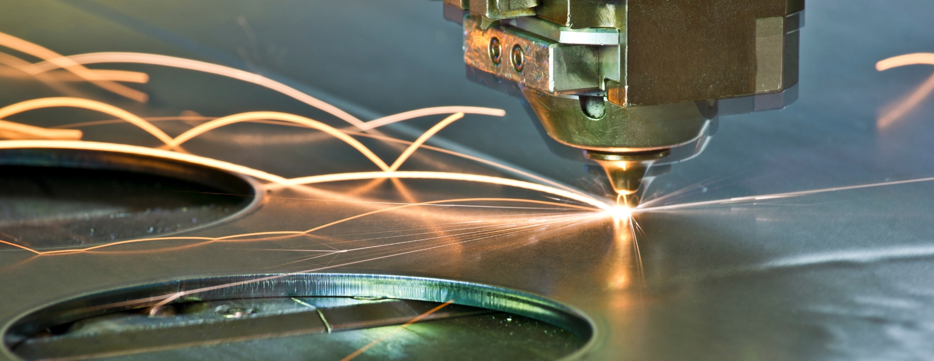 Operator wycinarki plazmowej